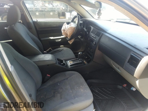 2005 Dodge Magnum z VIN 2D4FV48T65H514409, wystawiony jako IAAI lot #40228866 z przebiegiem 192 284 mil mil oraz . Historia ofert i sprzedaży dostępna na DreamBid. Obrazek 5.