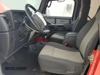 2004 Jeep Wrangler X с VIN 1J4FA39SX4P790444, выставлен на аукционе Copart как лот 56385635 с пробегом 195 355 миль миль и Списание • Salvage title. История ставок и продаж доступна на DreamBid. Изображение 7.