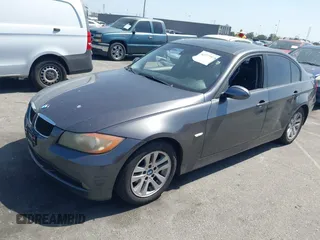 2007 BMW 3 Series 328i z VIN WBAVA37527NL17651, wystawiony jako IAAI lot #42277978 z przebiegiem 213 887 mil mil oraz . Historia ofert i sprzedaży dostępna na DreamBid. Obrazek 2.