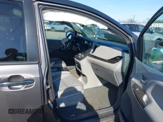 2019 Toyota Sienna XLE Auto Access Seat with VIN 5TDYZ3DC1KS009336, listed as a IAAI auction lot 41774424 with 108,334 mi miles. Bid and sale history available at carsss.com. Image 5.