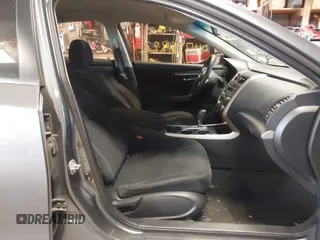 2014 Nissan Altima S with VIN 1N4AL3AP5EN373687, listed as a IAAI auction lot 41788822 with 127,116 mi miles and . Bid and sale history available at carsss.com. Image 5.