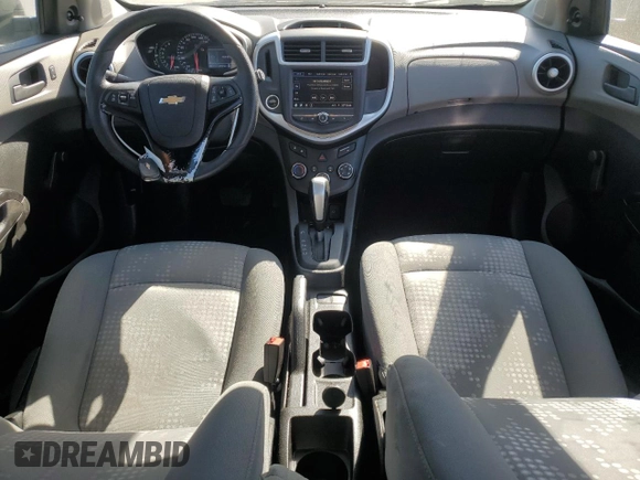 2020 Chevrolet Sonic LT z VIN 1G1JG6SB7L4128341, wystawiony jako Copart lot #49679705 z przebiegiem 54 751 mil mil oraz Szkoda całkowita • Salvage title. Historia ofert i sprzedaży dostępna na DreamBid. Obrazek 8.