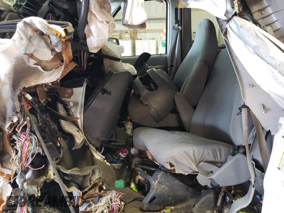 2008 Ford Econoline Passenger XL with VIN 1FBNE31L78DA50484, listed as a Copart auction lot 69711734 with Not Provided miles and Salvage Title. Bid and sale history available at carsss.com. Image 7.