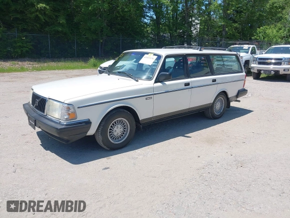 1993 Volvo 240 with VIN YV1AW8803P1949546, listed as a IAAI auction lot 42411136 with 225,859 mi miles and . Bid and sale history available at DreamBid. Image 2.