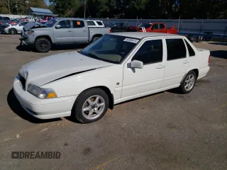 2000 Volvo S70 z VIN YV1LS61J4Y2625884, wystawiony jako Copart lot #82885414 z przebiegiem Nie podano mil oraz Szkody całkowita. Historia ofert i sprzedaży dostępna na DreamBid. Obrazek 1.