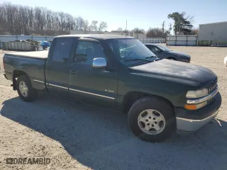 2001 Chevrolet Silverado 1500 LS with VIN 1GCEC19V11Z144378, listed as a Copart auction lot 48729225 with 205,769 mi miles and Salvage Title. Bid and sale history available at carsss.com. Image 4.