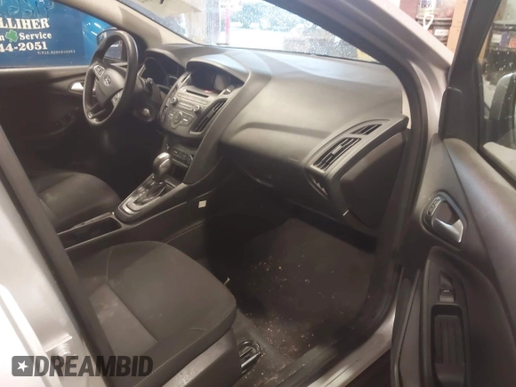 2015 Ford Focus SE with VIN 1FADP3K29FL328611, listed as a IAAI auction lot 41669844 with 136,666 mi miles. Bid and sale history available at carsss.com. Image 5.