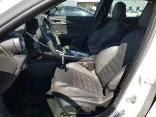 2024 Alfa Romeo Tonale Ti z VIN ZASPATCWXR3037330, wystawiony jako Copart lot #72960834 z przebiegiem 6253 mil mil oraz Szkody całkowita. Historia ofert i sprzedaży dostępna na DreamBid. Obrazek 7.