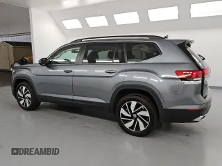 2024 Volkswagen Atlas SE with VIN 1V2WR2CA4RC536380, listed as a Copart auction lot 57678825 with 35,361 mi miles and Clean title. Bid and sale history available at DreamBid. Image 2.