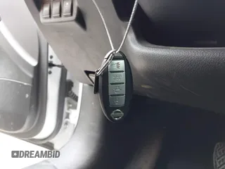 2017 Nissan Sentra SR z VIN 3N1AB7AP6HY400863, wystawiony jako IAAI lot #42268449 z przebiegiem 60 331 mil mil oraz . Historia ofert i sprzedaży dostępna na DreamBid. Obrazek 11.