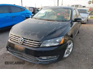 2013 Volkswagen Passat SEL Premium z VIN 1VWCN7A32DC109089, wystawiony jako IAAI lot #42293708 z przebiegiem 120 057 mil mil oraz . Historia ofert i sprzedaży dostępna na DreamBid. Obrazek 2.