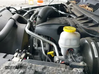 2019 Ram 1500 SLT z VIN 1C6RR7TT5KS714118, wystawiony jako IAAI lot #41865327 z przebiegiem 104 491 mil mil oraz . Historia ofert i sprzedaży dostępna na DreamBid. Obrazek 24.