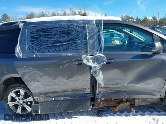 2012 Toyota Sienna SE with VIN 5TDXK3DC0CS233795, listed as a IAAI auction lot 41630513 with 102,766 mi miles. Bid and sale history available at carsss.com. Image 14.