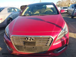 2016 Hyundai Sonata Hybrid Limited with VIN KMHE34L11GA027569, listed as a IAAI auction lot 41409224 with 111,006 mi miles. Bid and sale history available at carsss.com. Image 12.