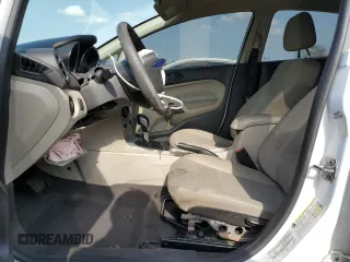 2019 Ford Fiesta SE z VIN 3FADP4EJ0KM155367, wystawiony jako Copart lot #55058265 z przebiegiem 73 156 mil mil oraz Szkoda całkowita • Salvage title. Historia ofert i sprzedaży dostępna na DreamBid. Obrazek 7.