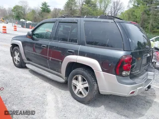 2005 Chevrolet TrailBlazer LT with VIN 1GNDT13S152284138, listed as a IAAI auction lot 42091842 with 183,263 mi miles. Bid and sale history available at carsss.com. Image 3.