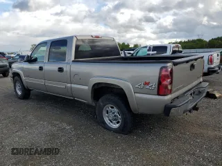 2003 Chevrolet Silverado 1500HD LS z VIN 1GCGK13U63F131030, wystawiony jako Copart lot #51332975 z przebiegiem 219 366 mil mil oraz Szkoda całkowita • Salvage title. Historia ofert i sprzedaży dostępna na DreamBid. Obrazek 2.