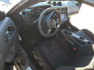 2024 Nissan Z Sport с VIN JN1BZ4AH8RM363245, выставлен на аукционе Copart как лот 88665935 с пробегом 8 087 миль миль и Списание • Salvage title. История ставок и продаж доступна на DreamBid. Изображение 8.