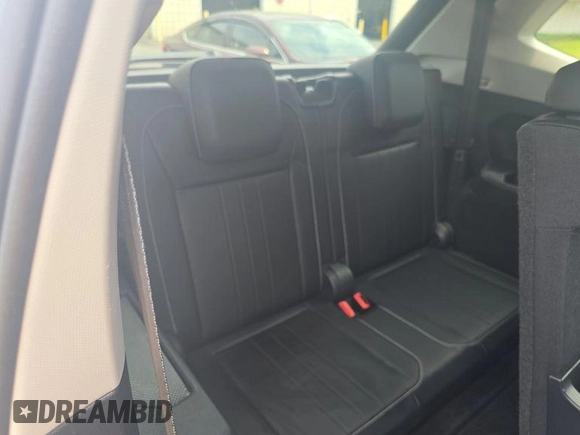 2024 Volkswagen Tiguan SE with VIN 3VV3B7AX6RM103866, listed as a IAAI auction lot 42751181 with 31,978 mi miles and . Bid and sale history available at DreamBid. Image 1.