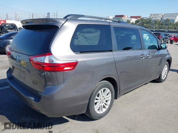 2017 Toyota Sienna XLE Auto Access Seat with VIN 5TDYZ3DC9HS849096, listed as a IAAI auction lot 41647066 with 92,197 mi miles. Bid and sale history available at carsss.com. Image 4.