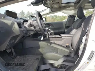 2024 Toyota Prius LE z VIN JTDADABU2R3020924, wystawiony jako Copart lot #53965455 z przebiegiem 3 240 mil mil oraz Szkoda całkowita • Salvage title. Historia ofert i sprzedaży dostępna na DreamBid. Obrazek 7.