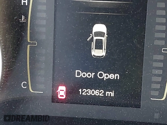 2017 Jeep Cherokee Altitude with VIN 1C4PJLAB4HW640458, listed as a IAAI auction lot 42348793 with 123,062 mi miles and . Bid and sale history available at DreamBid. Image 14.