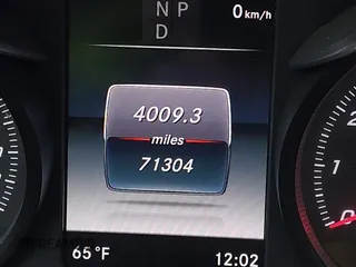 2016 Mercedes-Benz C 300 with VIN 55SWF4JB0GU124439, listed as a IAAI auction lot 40302446 with 71,304 mi miles and . Bid and sale history available at carsss.com. Image 16.