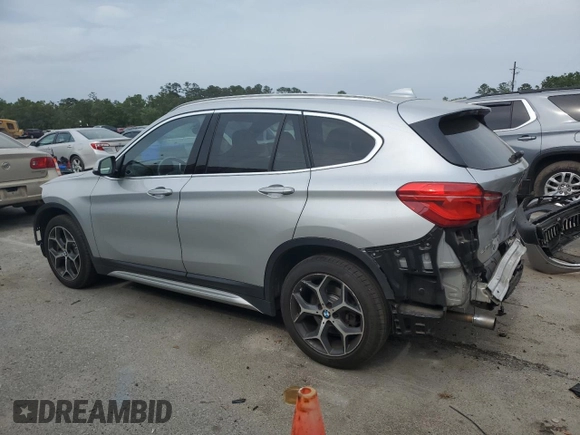2018 BMW X1 sDrive28i z VIN WBXHU7C32J3H44095, wystawiony jako Copart lot #53780865 z przebiegiem Nie podano mil oraz Szkody całkowita. Historia ofert i sprzedaży dostępna na DreamBid. Obrazek 2.