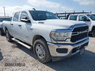 2020 Ram 2500 Tradesman z VIN 3C6UR4CJ8LG203888, wystawiony jako IAAI lot #42469825 z przebiegiem 183 327 mil mil oraz . Historia ofert i sprzedaży dostępna na DreamBid. Obrazek 1.