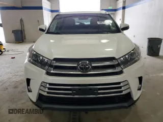 2018 Toyota Highlander Limited with VIN 5TDYZRFH2JS241812, listed as a Copart auction lot 58573015 with 64,899 mi miles and Salvage title. Bid and sale history available at DreamBid. Image 5.
