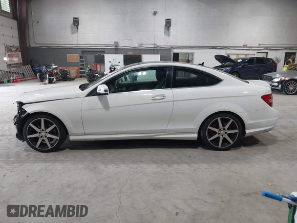 2015 Mercedes-Benz C 250 with VIN WDDGJ4HB5FG375879, listed as a IAAI auction lot 42454524 with 50,588 mi miles and . Bid and sale history available at DreamBid. Image 14.