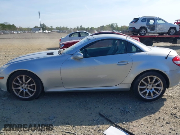 2007 Mercedes-Benz SLK 350 с VIN WDBWK56FX7F142388, выставлен на аукционе IAAI как лот 42076577 с пробегом 77 856 миль миль и . История ставок и продаж доступна на DreamBid. Изображение 14.
