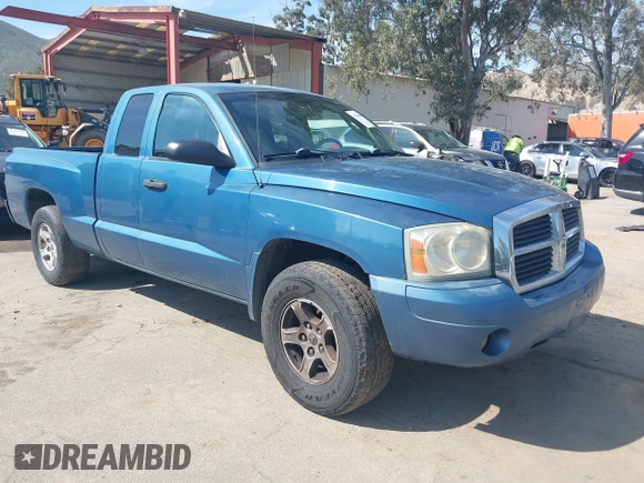 2005 Dodge Dakota SLT with VIN 1D7HE42N85S194847, listed as a IAAI auction lot 41880048 with 289,575 mi miles and . Bid and sale history available at DreamBid. Image 1.