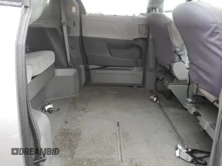 2018 Toyota Sienna LE Auto Access Seat with VIN 5TDKZ3DC6JS944274, listed as a Copart auction lot 51341315 with 49,036 mi miles and Salvage Title. Bid and sale history available at DreamBid. Image 11.