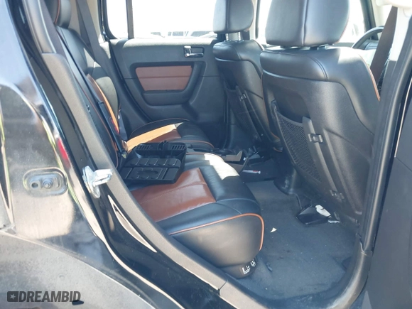 2006 Hummer H3 with VIN 5GTDN136768275733, listed as a IAAI auction lot 41841767 with 91,113 mi miles. Bid and sale history available at carsss.com. Image 8.