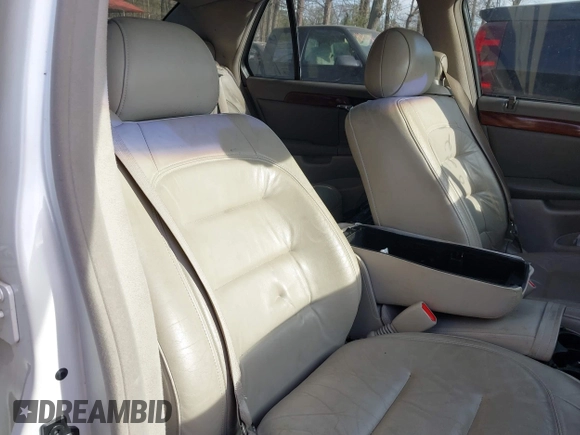 2002 Cadillac DeVille z VIN 1G6KD54Y72U218221, wystawiony jako IAAI lot #41842554 z przebiegiem 117 430 mil mil oraz . Historia ofert i sprzedaży dostępna na DreamBid. Obrazek 5.