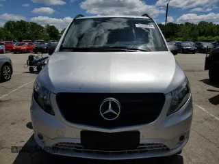 2016 Mercedes-Benz Metris Passenger with VIN WD4PG2EE9G3140816, listed as a Copart auction lot 53452675 with 140,121 mi miles and Salvage title. Bid and sale history available at DreamBid. Image 5.