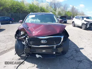 2017 Kia Sorento LX with VIN 5XYPGDA53HG224624, listed as a IAAI auction lot 41976003 with Not Provided miles and . Bid and sale history available at carsss.com. Image 13.