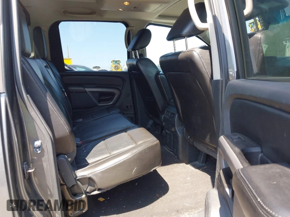 2015 Nissan Titan SV z VIN 1N6AA0EC4FN500837, wystawiony jako IAAI lot #42004647 z przebiegiem 140 603 mil mil oraz . Historia ofert i sprzedaży dostępna na DreamBid. Obrazek 8.