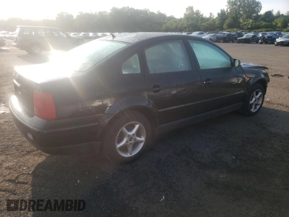 1998 Volkswagen Passat with VIN WVWMA63B0WE159272, listed as a Copart auction lot 68279244 with 162,107 mi miles and Salvage title. Bid and sale history available at DreamBid. Image 3.