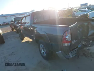2015 Toyota Tacoma with VIN 3TMMU4FN5FM077680, listed as a IAAI auction lot 41008355 with 221,940 mi miles. Bid and sale history available at carsss.com. Image 3.