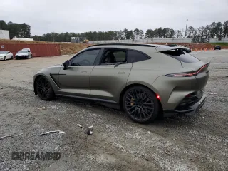 2023 Aston Martin DBX 707 z VIN SD7VUJBW5PTV06160, wystawiony jako Copart lot #76512973 z przebiegiem Nie podano mil oraz . Historia ofert i sprzedaży dostępna na DreamBid. Obrazek 2.