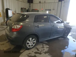 2010 Toyota Matrix z VIN 2T1KU4EE6AC334579, wystawiony jako Copart lot #56754045 z przebiegiem 158 433 mil mil oraz Czysty tytuł • Clean title. Historia ofert i sprzedaży dostępna na DreamBid. Obrazek 3.