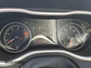 2018 Jeep Cherokee Latitude z VIN 1C4PJLCB4JD558826, wystawiony jako Copart lot #57898555 z przebiegiem 112 498 mil mil oraz Szkoda całkowita • Salvage title. Historia ofert i sprzedaży dostępna na DreamBid. Obrazek 9.