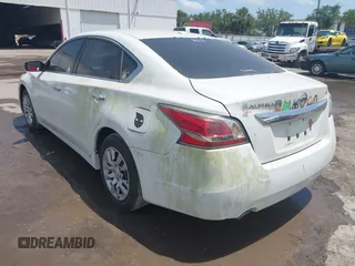 2015 Nissan Altima S with VIN 1N4AL3AP5FC459711, listed as a IAAI auction lot 42175139 with 146,952 mi miles and . Bid and sale history available at carsss.com. Image 3.