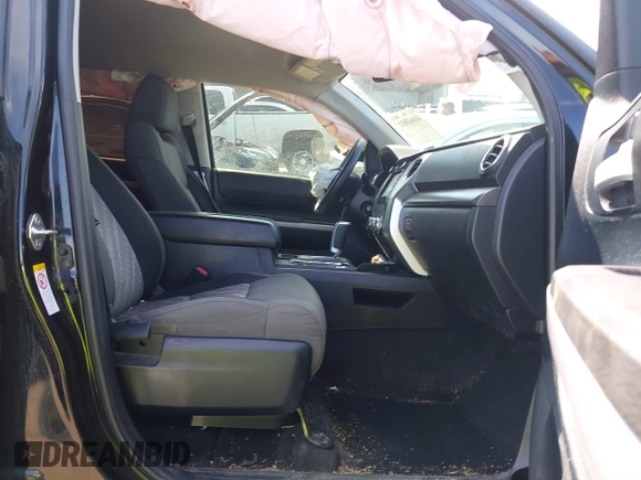 2018 Toyota Tundra SR5 z VIN 5TFDW5F12JX694518, wystawiony jako IAAI lot #41663831 z przebiegiem 183 220 mil mil oraz . Historia ofert i sprzedaży dostępna na DreamBid. Obrazek 5.