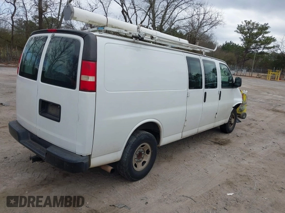 2008 Chevrolet City Express Cargo z VIN 1GCGG29K081189118, wystawiony jako IAAI lot #41727371 z przebiegiem 207 161 mil mil oraz . Historia ofert i sprzedaży dostępna na DreamBid. Obrazek 4.