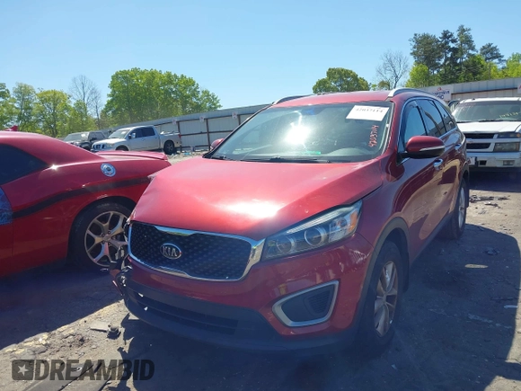 2017 Kia Sorento LX z VIN 5XYPG4A3XHG295107, wystawiony jako IAAI lot #42037114 z przebiegiem 91 967 mil mil oraz . Historia ofert i sprzedaży dostępna na DreamBid. Obrazek 2.