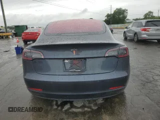 2018 Tesla Model 3 Long Range Battery z VIN 5YJ3E1EA1JF005118, wystawiony jako Copart lot #55630945 z przebiegiem 91 362 mil mil oraz Szkoda całkowita • Salvage title. Historia ofert i sprzedaży dostępna na DreamBid. Obrazek 6.
