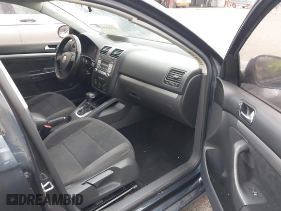 2008 Volkswagen Jetta S z VIN 3VWJM71K68M071159, wystawiony jako IAAI lot #42268102 z przebiegiem 159 231 mil mil oraz . Historia ofert i sprzedaży dostępna na DreamBid. Obrazek 5.